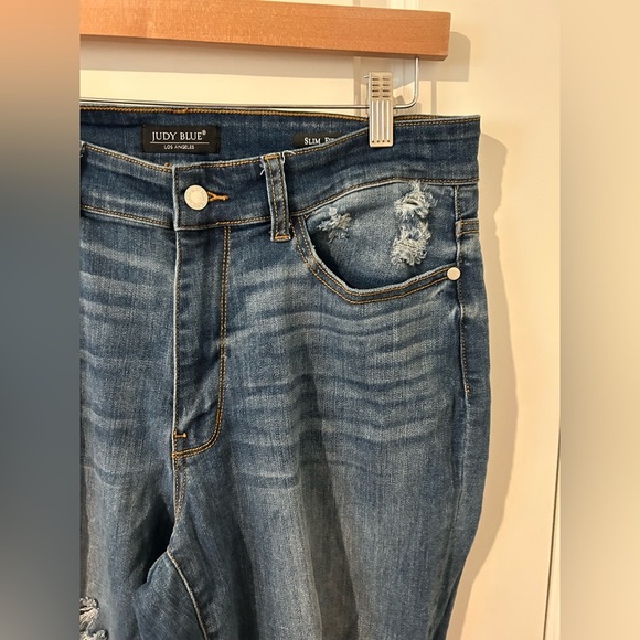 Judy Blue 16W Slim Fit Distressed Jeans - Picture 7 of 13